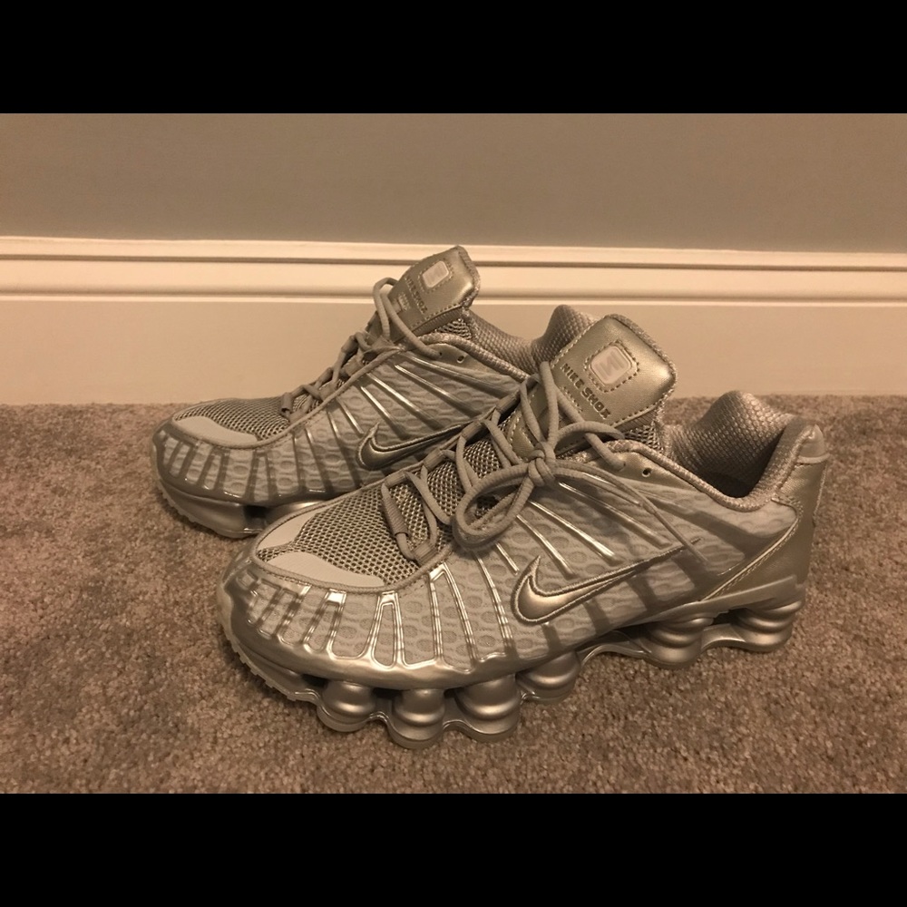 Nike SHOX R4 silver. Men’s size 8.5